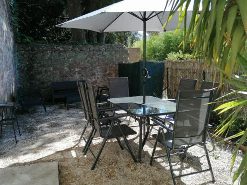 La Crau House | Comme à la maison, T3 tout confort pour 8, jardin au calme