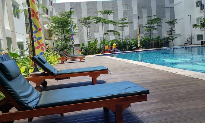 East Jakarta Apartment | Compact Studio Signature Park Grande Apartment Mt. Haryono