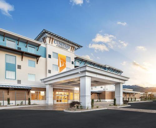 Medford Hotel | Compass by Margaritaville Medford