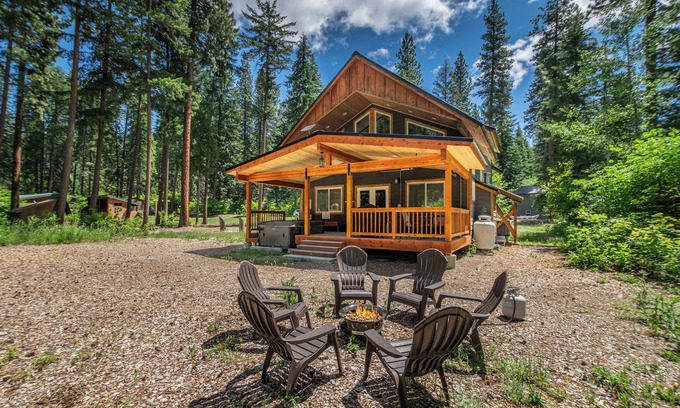 Leavenworth House | Compass Cabin-Hot Tub, WIFI, Close to Golf/Lake