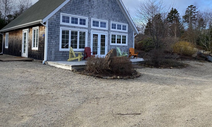 Upper Blandford Cottage | Compass cabin in Deep Cove