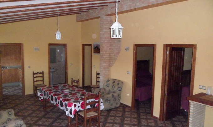 Alpera House | Complejo Rural Casa La Peña