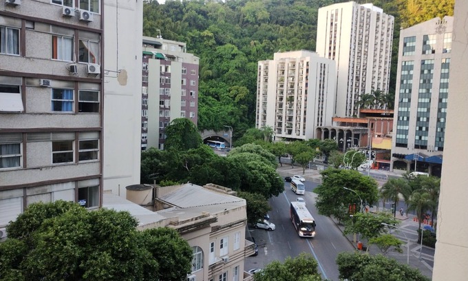 Leme Apartment | Complete Apartment "Heart of Copacabana", 5m from Copacabana Beach, 24h security
