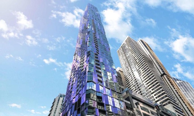 Melbourne Central Business District Apartment | Complete Host CBD Lighthouse Apartments