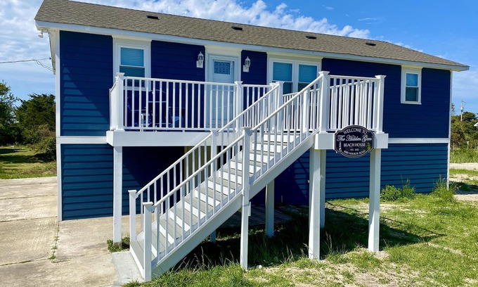 Avon House | Completely remodeled dog friendly 3 bedroom home w/beach gear and linen included