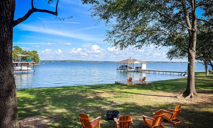 Tool House | Completely Renovated Open Waterfront Sunrise View Midcentury-Modern Private Home