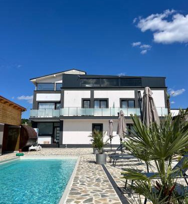 Tetoiu Bed & Breakfast | Complex Casa Dami