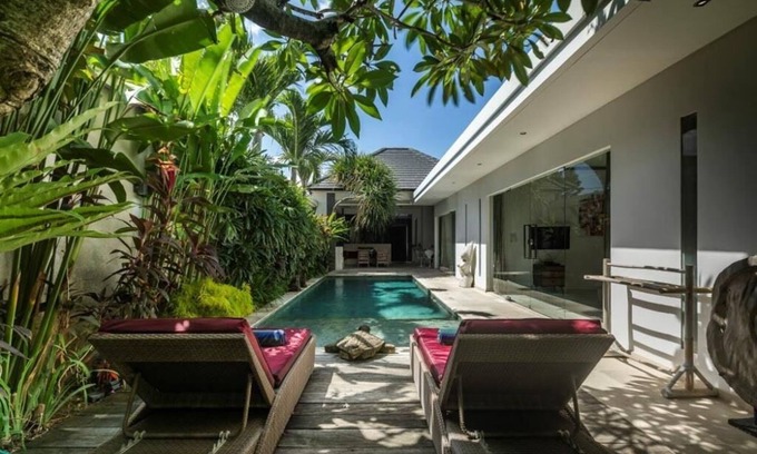 Sunset Road Villa | Complex Kaliandra - Central Seminyak Oberoi 10mn walk Villa