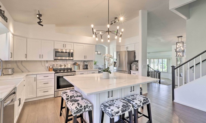Estrella Mountain Ranch House | Complimentary Heated Pool: Goodyear Getaway!