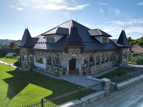 Cornu de Jos House | Conacul Cornu 1945