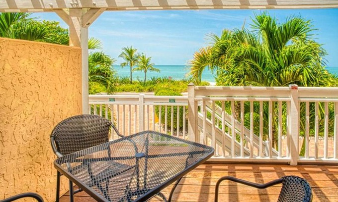 Captiva House | Conch townhouse