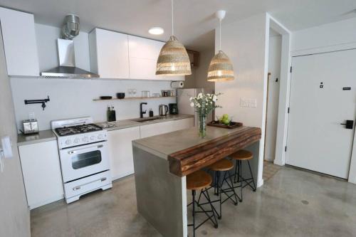 Gainesville House | ConCrete Suite 5 Min Walk to Shands UF