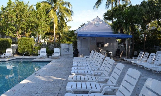 Truman Annex Condo | Condo ∙ 2 bedrooms ∙ 4 guests