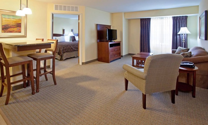 Elkhart Condo | Condo ∙ 2 bedrooms ∙ 6 guests