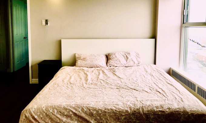 Saint-Laurent Condo | Condo 2 bedrooms in Town of Mont Royal