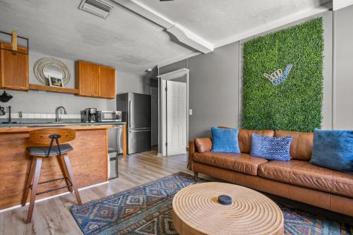 Melbourne Beach Apartment | Condo - 2 min walk to beach