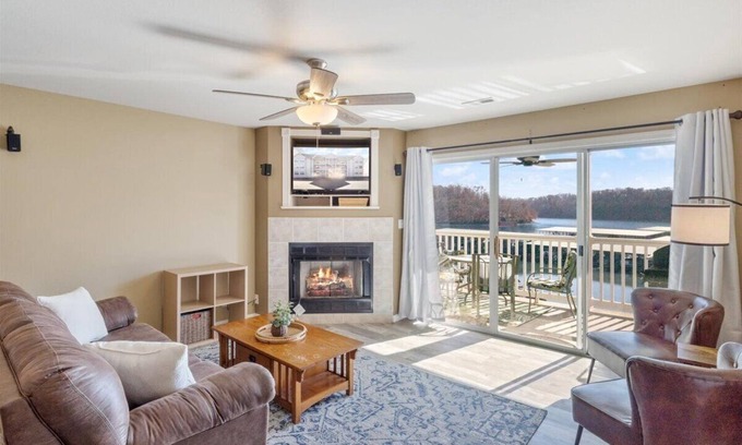 Osage Beach Condo | Condo at Parkview Bay by StayLage