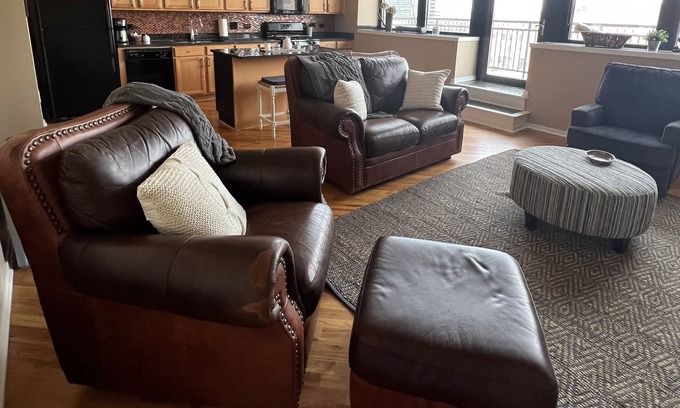 Crossroads Arts District Condo | Condo, Downtown KC. Short walk to tons of restaurants, Streetcar, Union Station