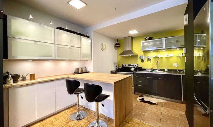 Vieux-Limoilou Condo | Condo in Limoilou with parking