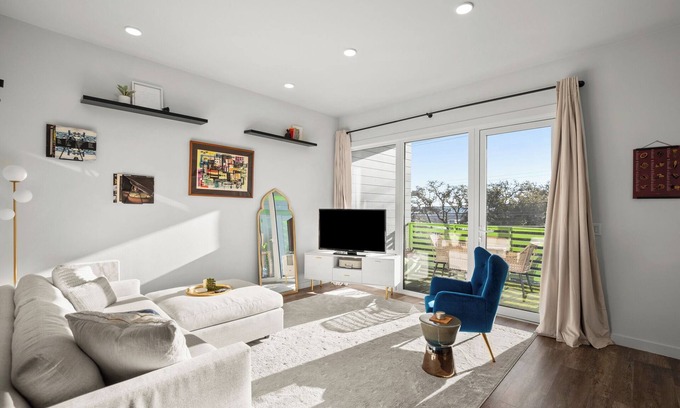 South Manchaca Condo | Condo in Vibrant Austin - 2 Bedroom/1 Bathroom