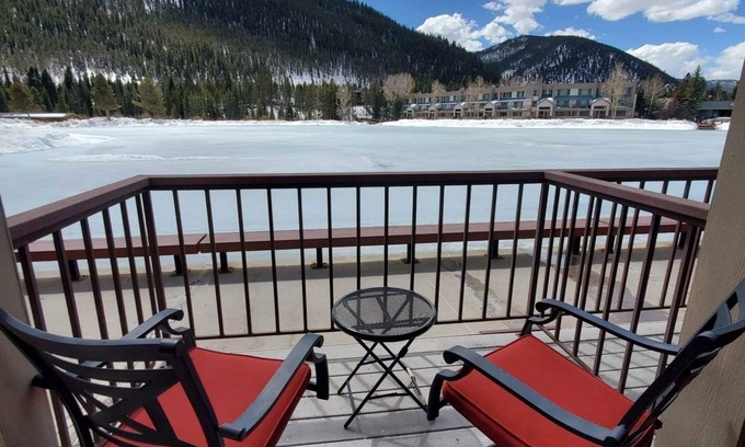 Lakeside Village Condo | Condo on Keystone Lake/.5 miles to the slopes/easy access to Conference Center