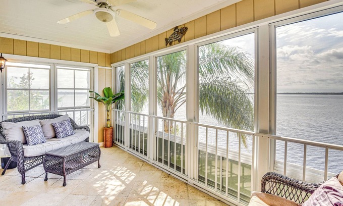 Welaka Condo | Condo on St Johns River w/Boat Dock Access!