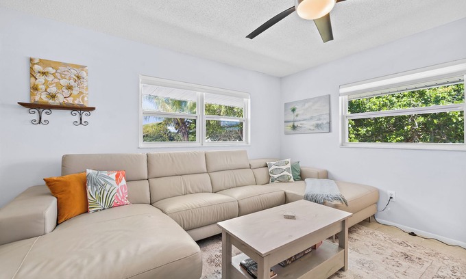 Cape Caneveral Beach Gardens Condo | Condo | Pool | Walk to the beach