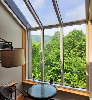 Stoneham Apartment | Condo sur 2 niveaux avec magnifique vue sur la montagne