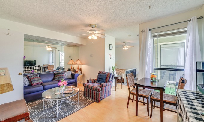 Fort Worth Apartment | Condo w/Pool Access: 3 Mi to Downtown Fort Worth!