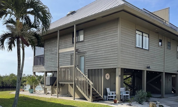 Bokeelia House | Condo w use of a 10k boat lift. 5min to open water. Tarpon capital 15min away