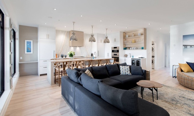 Davis Bay Condo | Condo with a Beautiful Beach View