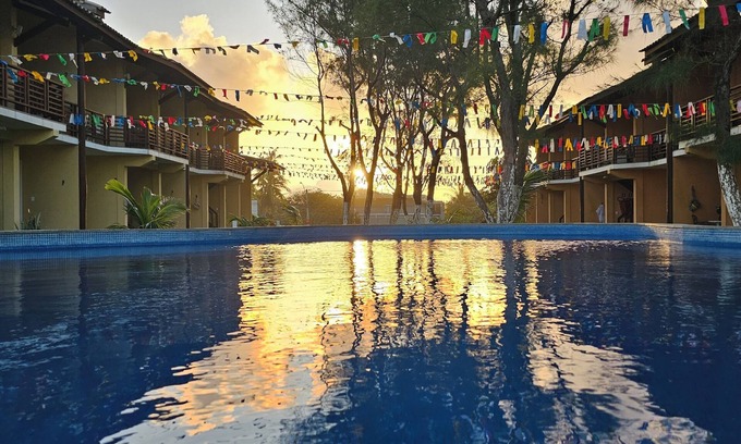 Arembepe Apartment | Condomínio Frente mar pé na Área, Piscinas Naturais! Casa Térreo Aconchegante