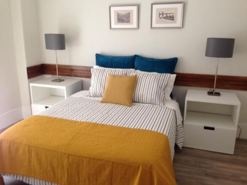 Sao Joao de Deus Apartment | Confortable 1 Bedroom Apartment at Roma Avenue - 1A