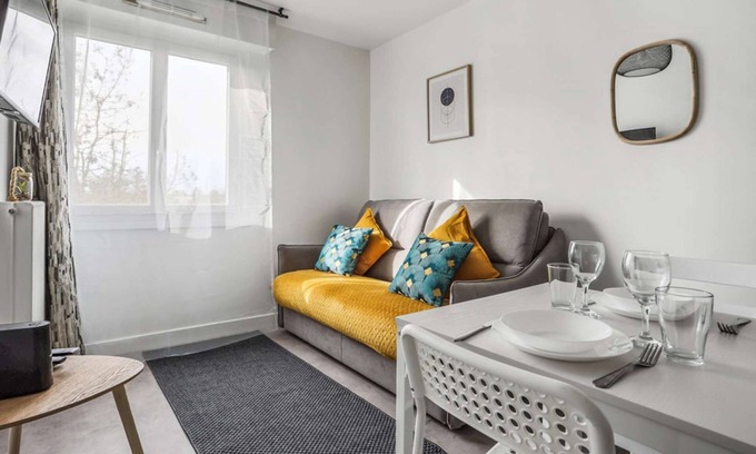 Corbeil-Essonnes Apartment | Confortable studio au centre ville