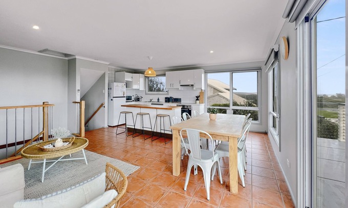 Kilcunda House | Connect with nature, beaches, stunning views, skate parks, walks & bike trails.