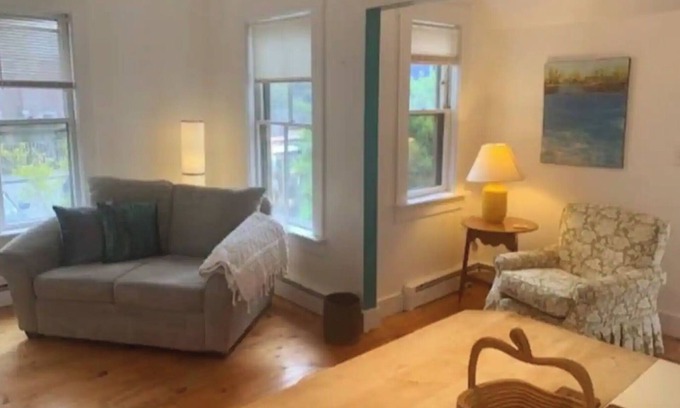 Marblehead House | Connected Apartments: walk to town & ocean park