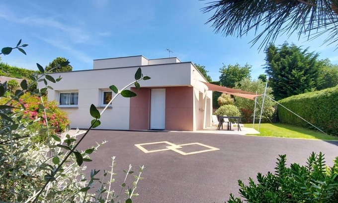 Etables-sur-Mer House | Contemporary house in Etables-sur-mer
