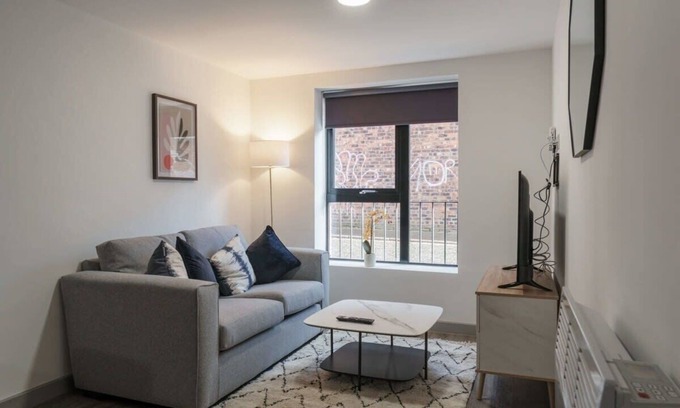 Liverpool City Centre Apartment | Contemporary 1 Bed Apartment in Liverpool Centre