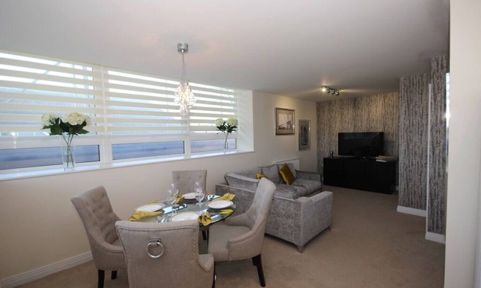 Stevenage Apartment | Contemporary 2 Bedroom in the heart of Stevenage - Fully Furnished