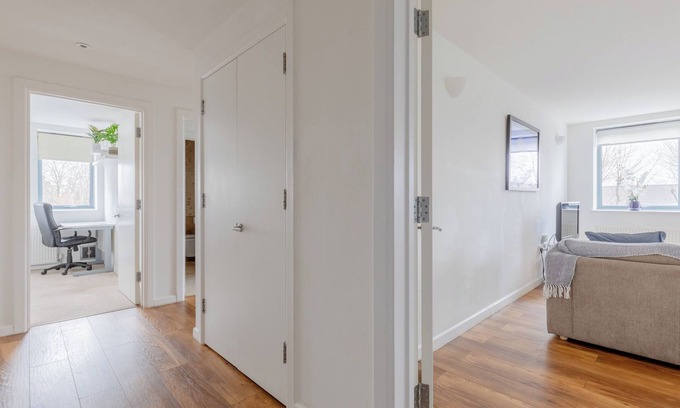 Haggerston Apartment | Contemporary 3BD Flat, Close to Regents Canal