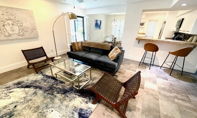 Cloisters Condo | Contemporary Biltmore Fashion Park Condo
