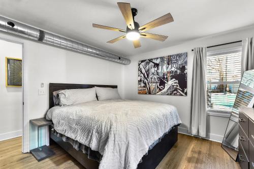 Downtown Omaha House | Contemporary Blue Oasis Apt 1