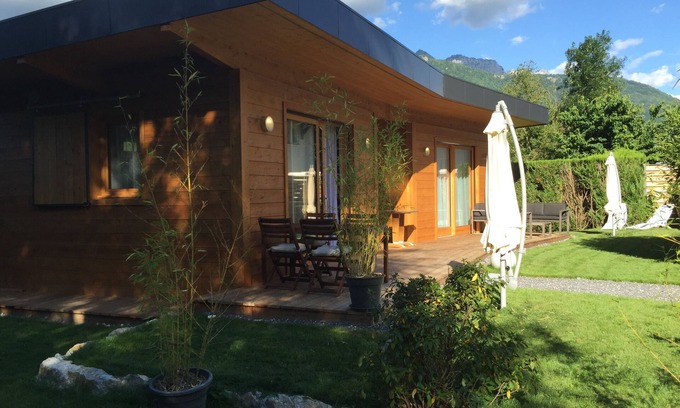 Chaparon Ski Chalet | Contemporary Chalet on Lake Annecy