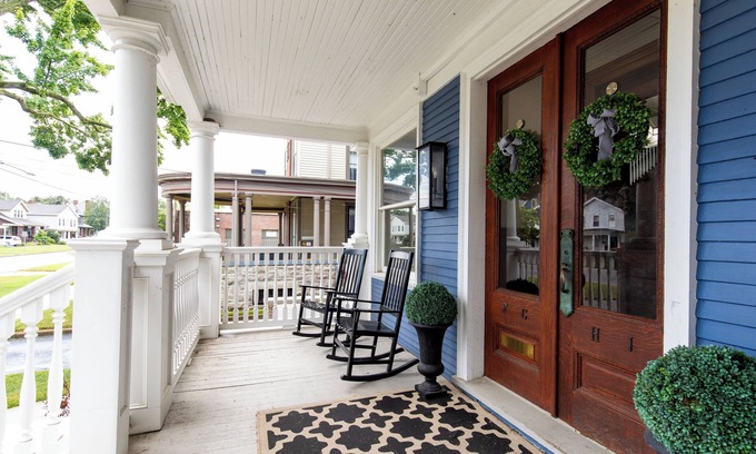 Sandusky Condo | Contemporary Condo Downtown Sandusky