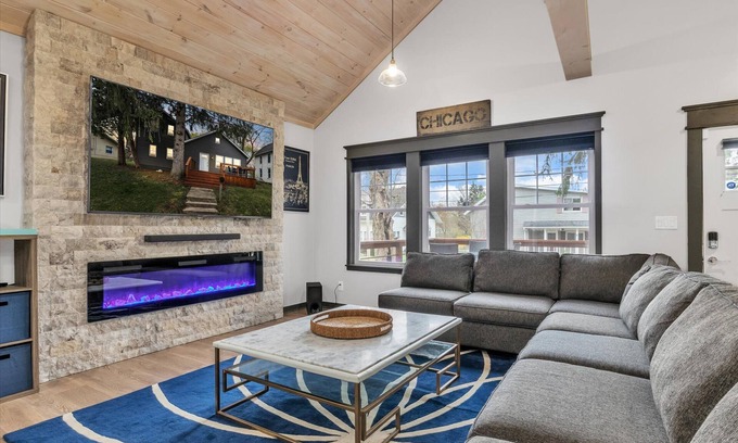 Buchanan House | Contemporary, cozy, hidden gem close to wineries