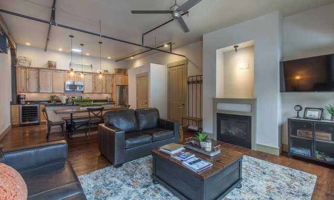 Ouray Condo | Contemporary Cozy Loft - Heart of Downtown - Air Conditioning