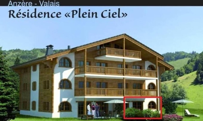 Anzere Apartment | Contemporary flat with a garden. Warmly decorated; a large living room with a dining room and a bea