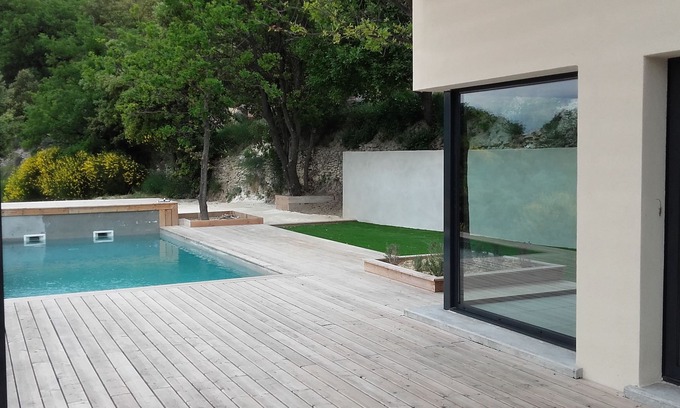 Rousset-les-Vignes House | Contemporary gites with swimming pool in Drôme Provençale
