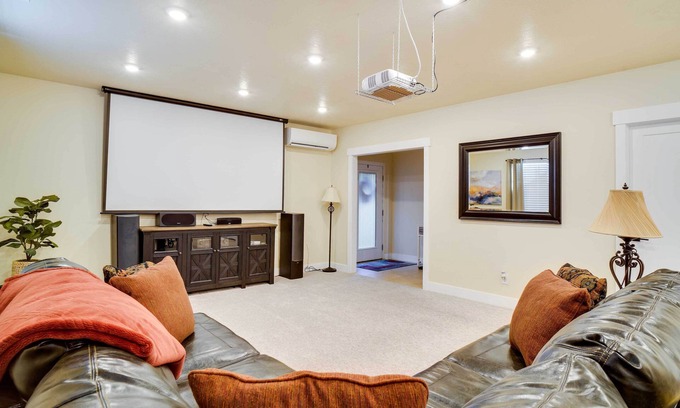 Saratoga Springs Apartment | Contemporary Home w/Grill Near Utah Lake!
