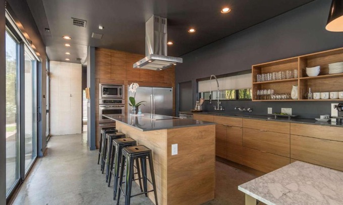 Holly House | Contemporary Home In Downtown Austin